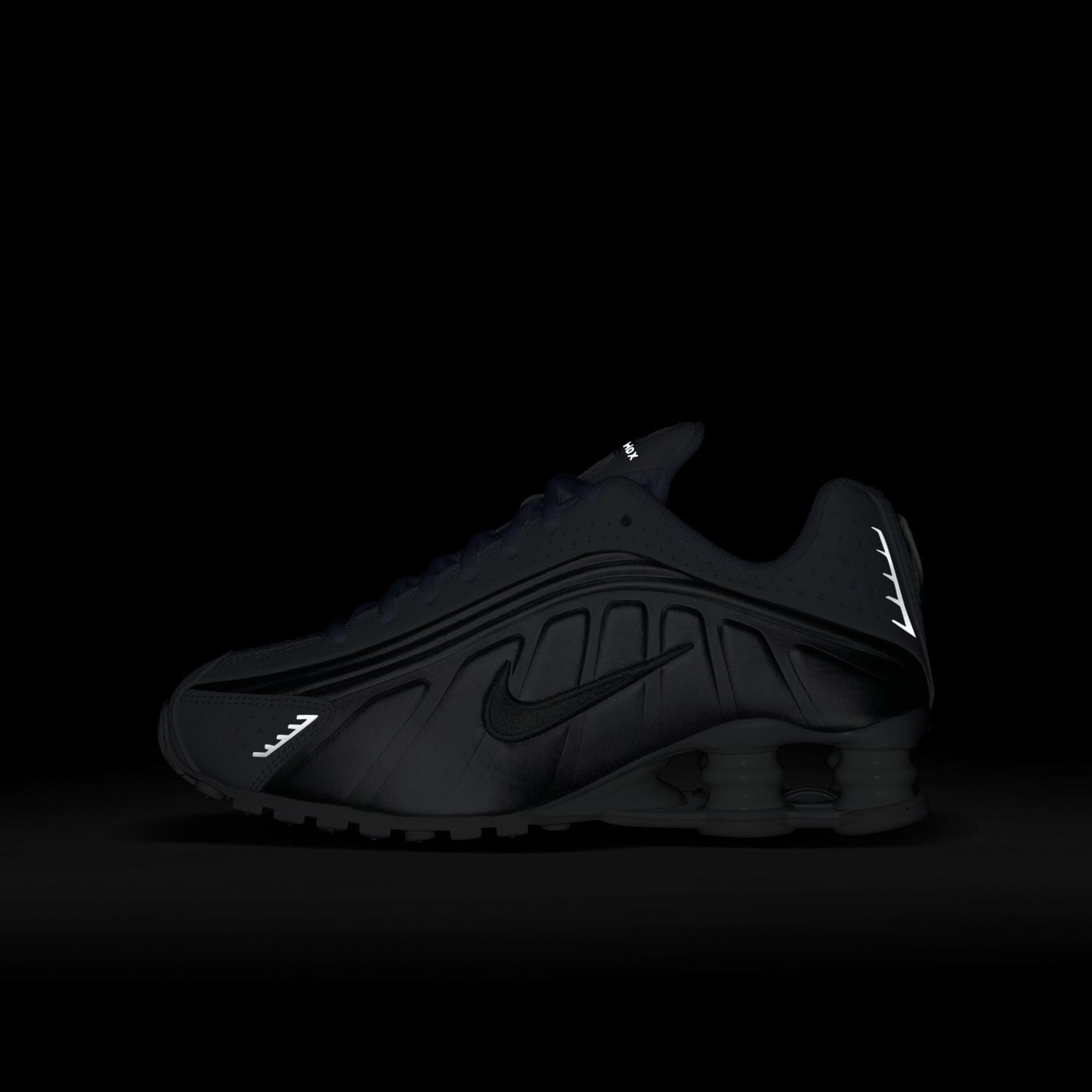 NIKE SHOX R4 CW2626-101