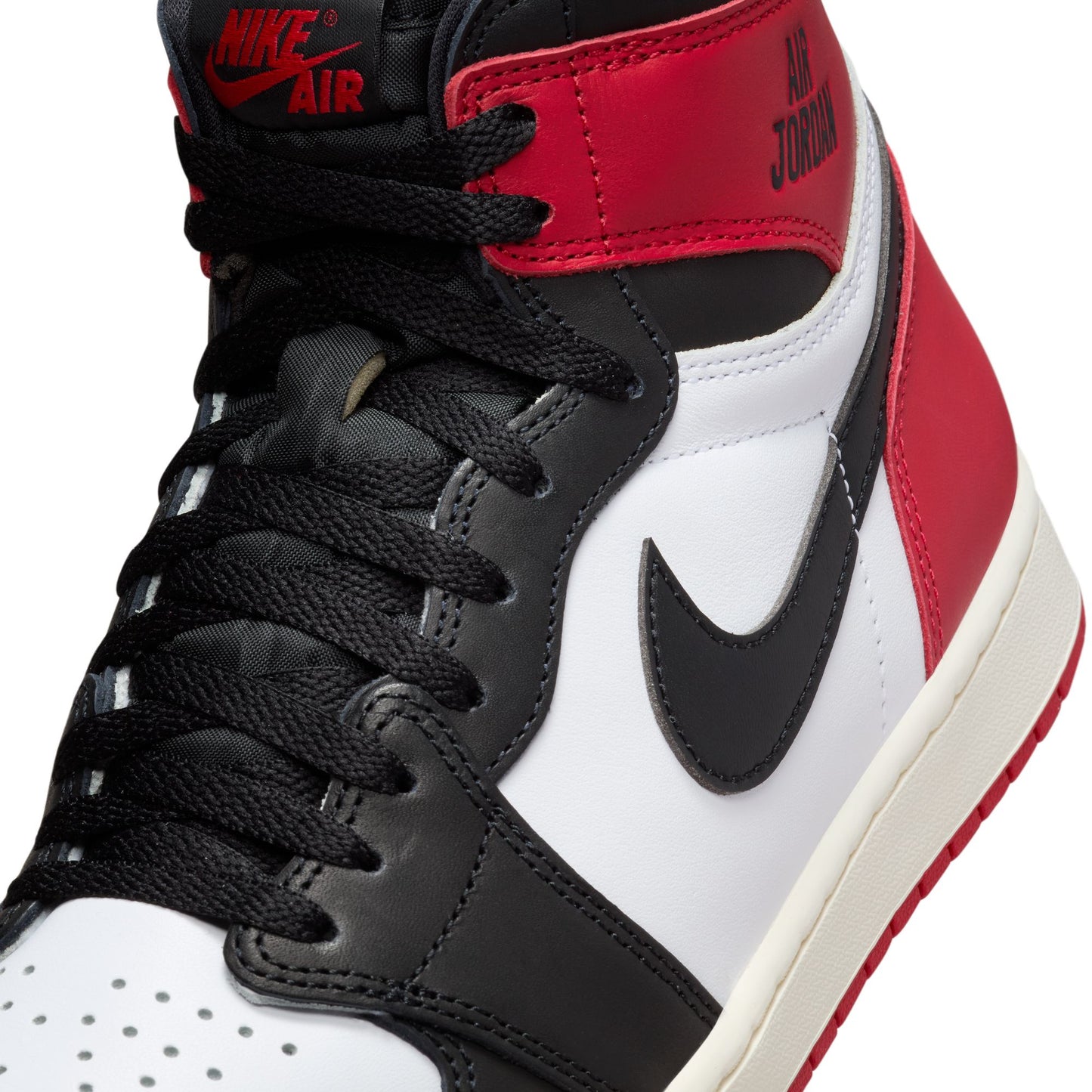 AIR JORDAN 1 RETRO HIGH OG "BLACK TOE" DZ5485-106