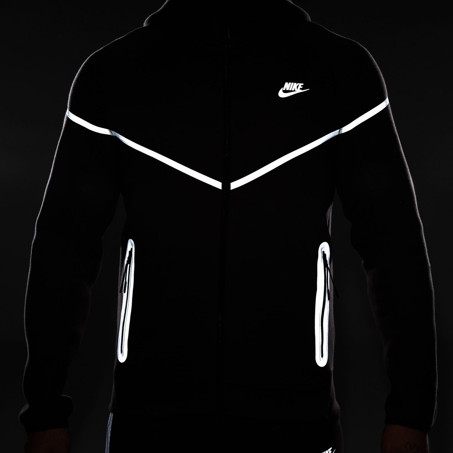 NIKE TECH WINDRUNNER FZ074-237