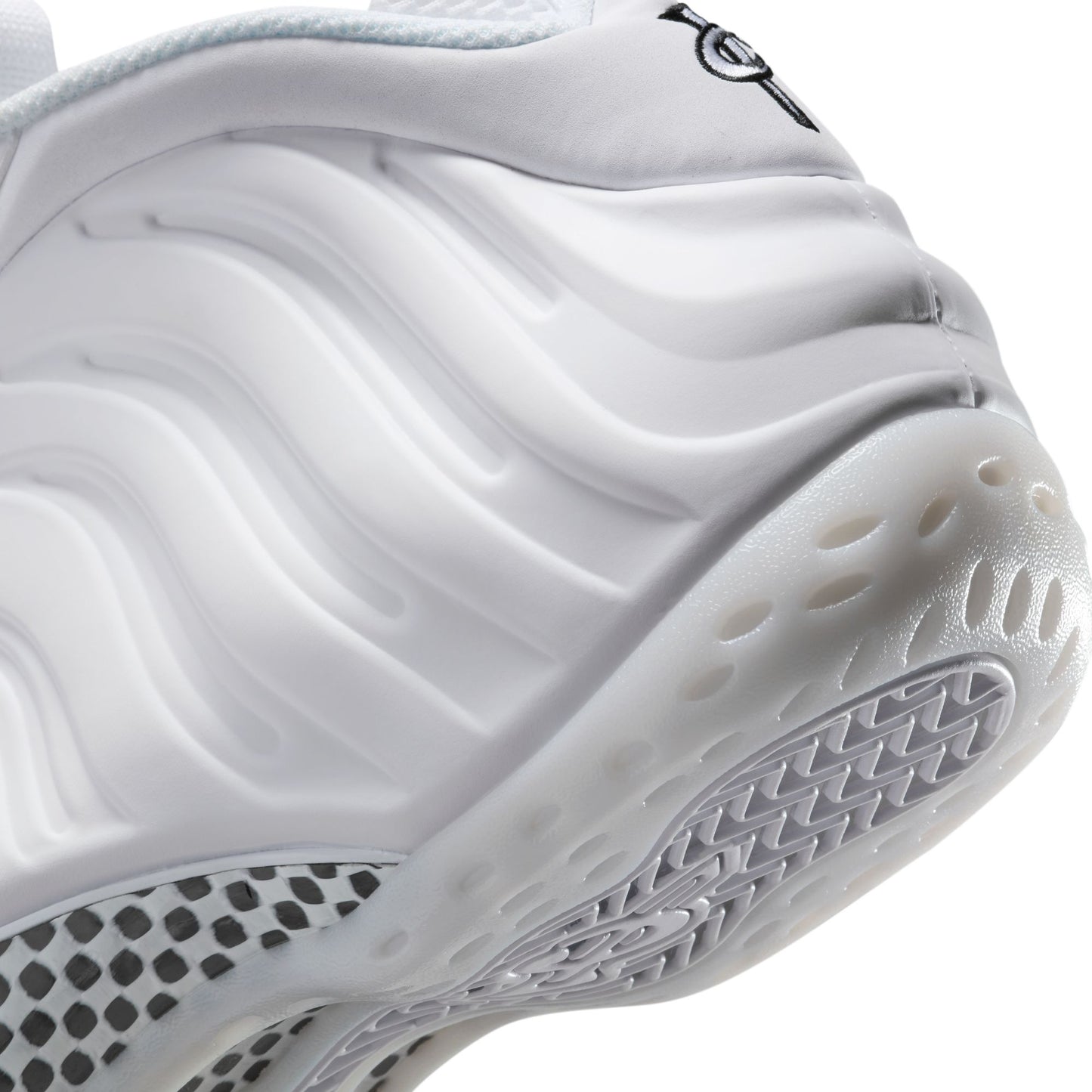 Nike Air Foamposite One HJ5195-100