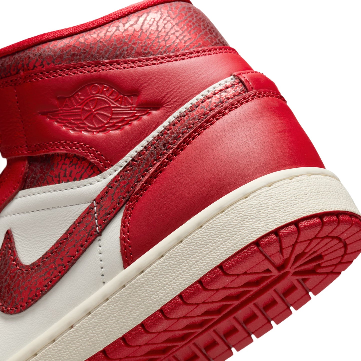 WMNS AIR JORDAN 1 MID SE HJ9337-106