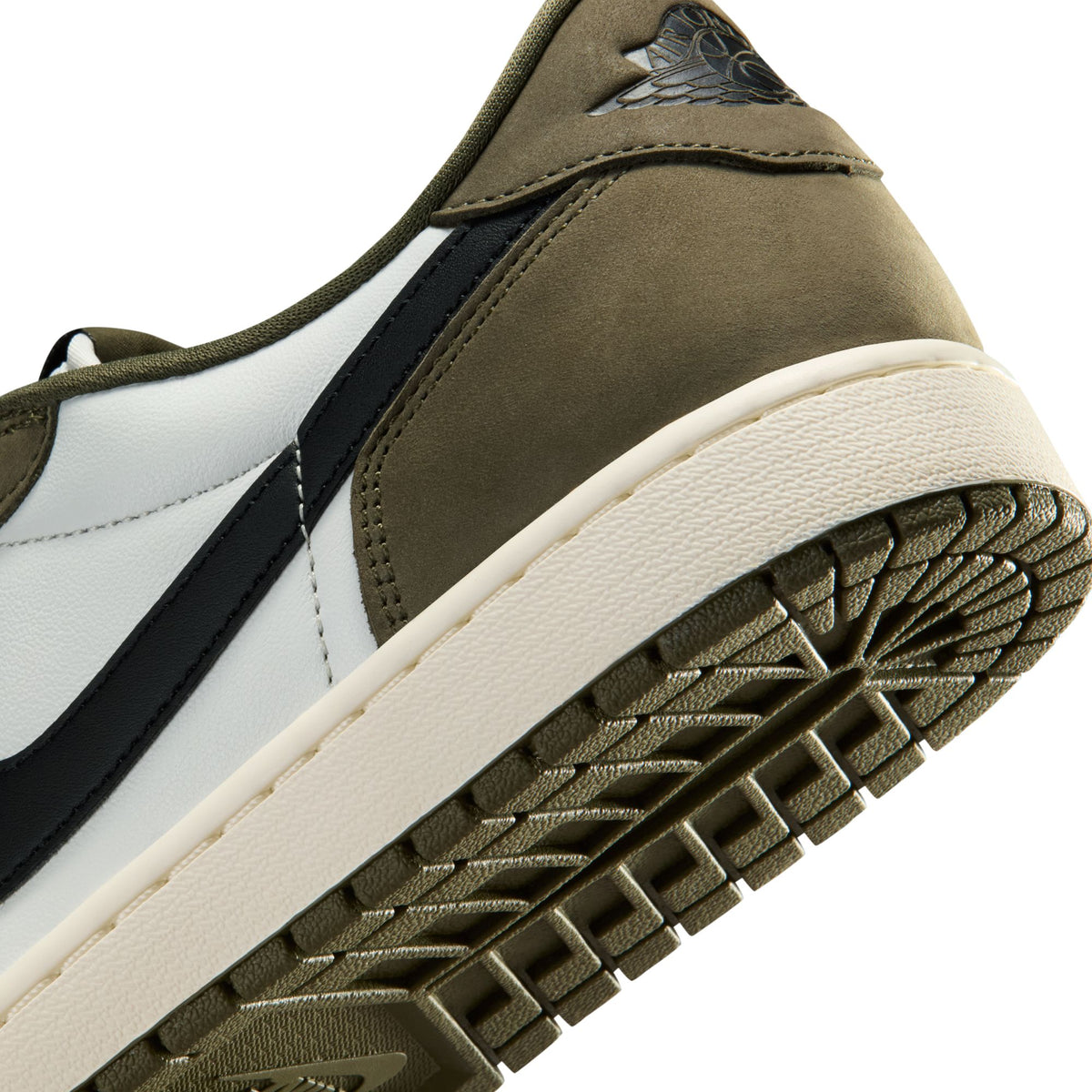 Air Jordan 1 Retro Low "Medium Olive and Summit White" HQ6998-200