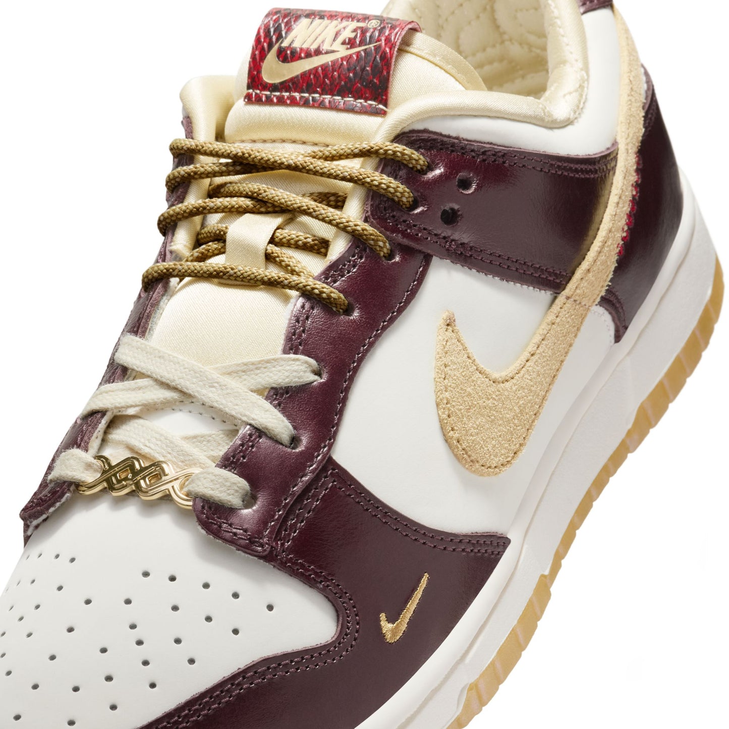 W NIKE DUNK LOW LX HV5991-171