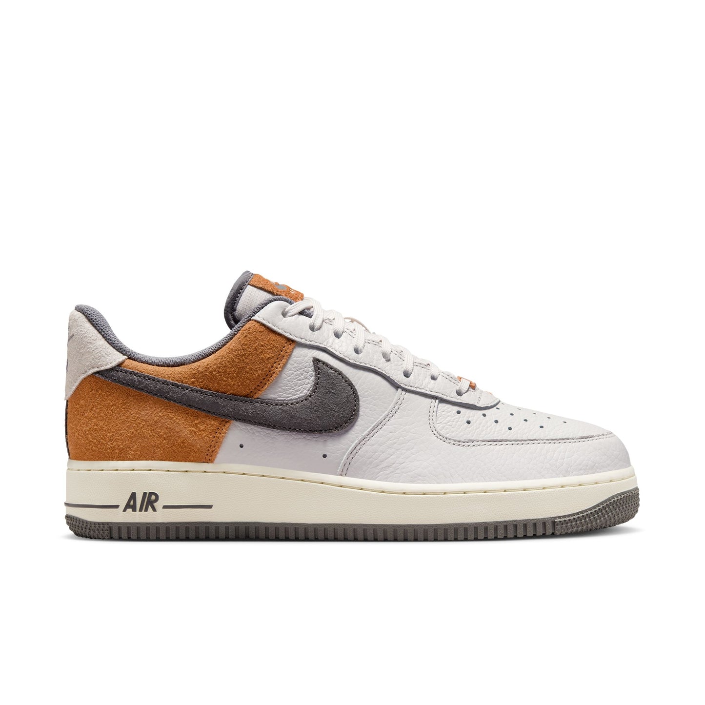 NIKE AIR FORCE 1 '07 LV8 IB7718-030
