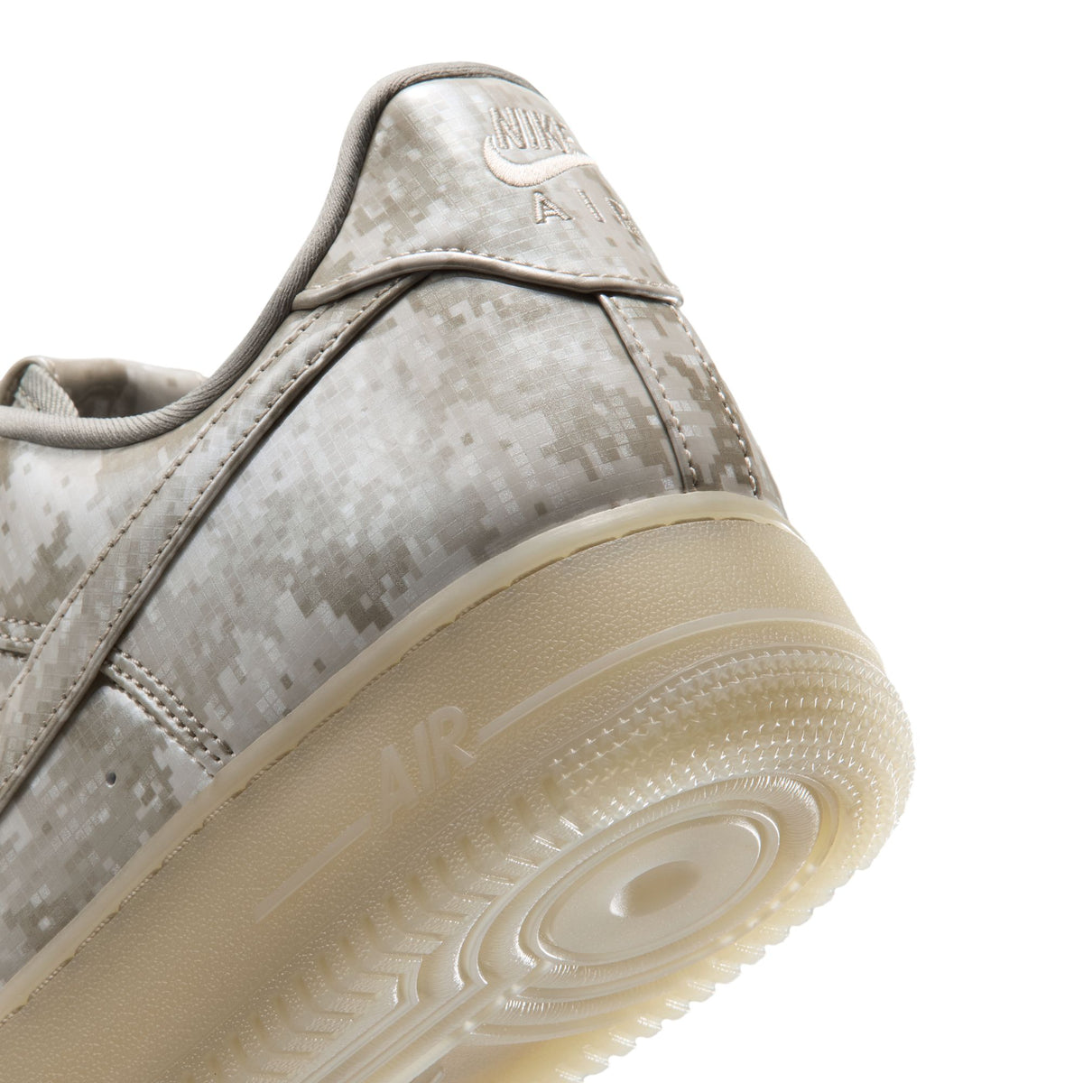 Nike Air Force 1 Low Retro Camo IV4885-900