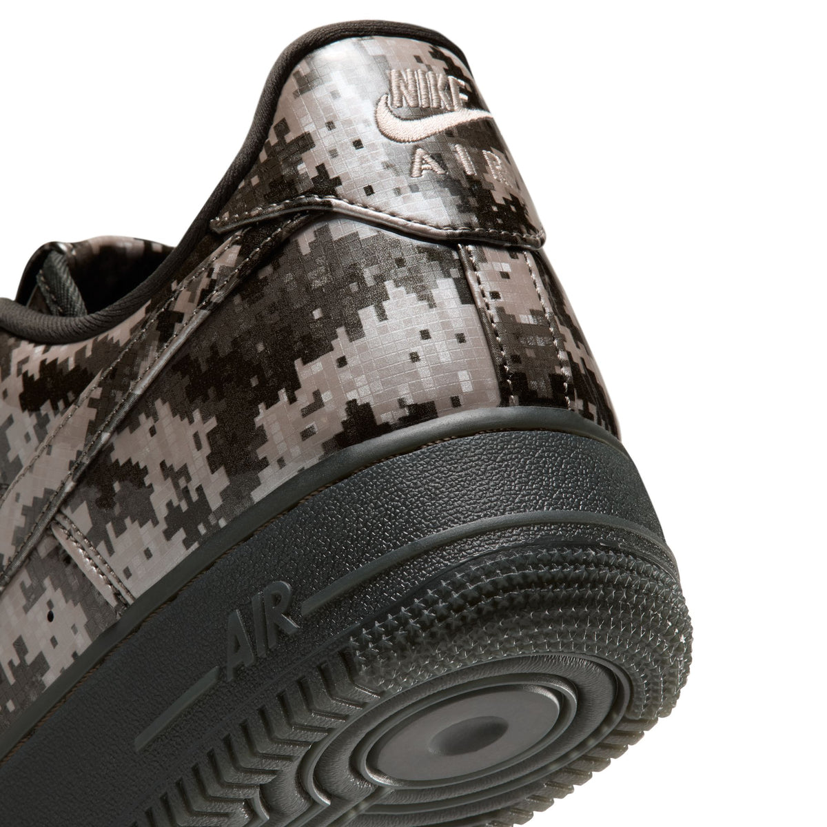 Nike Air Force 1 Low Retro Camo IV4885-901