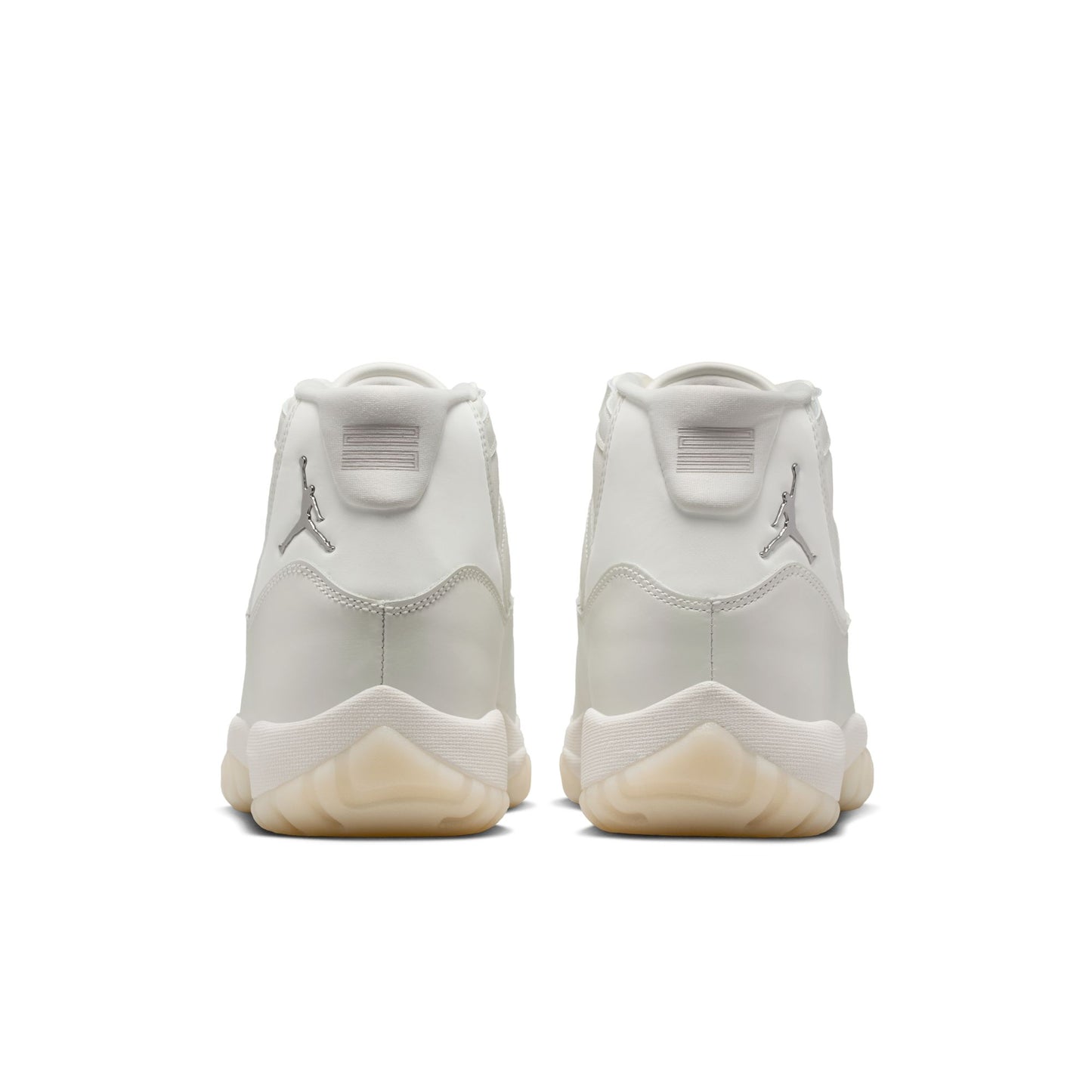 Air Jordan 11 Retro "Pearl" AR0715-110