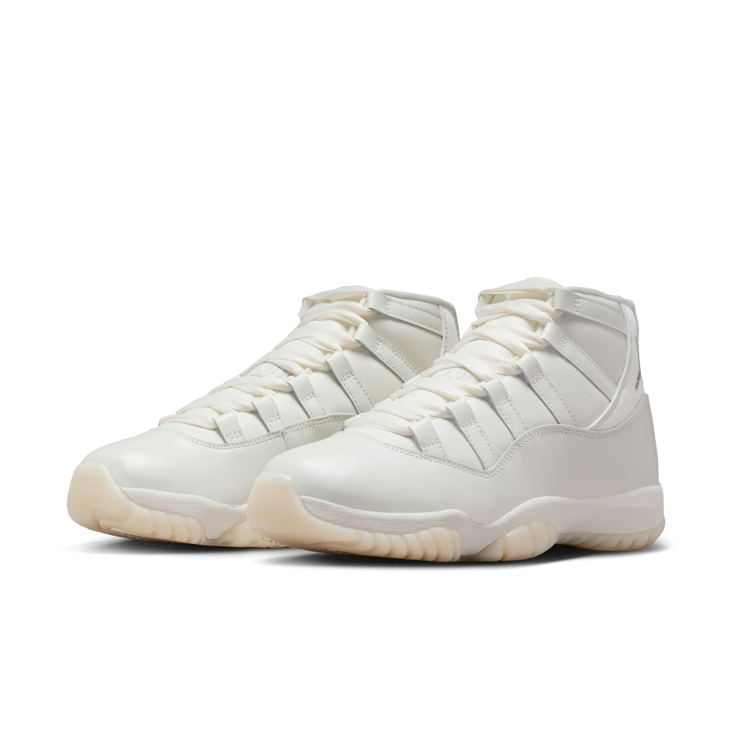Air Jordan 11 Retro "Pearl" AR0715-110
