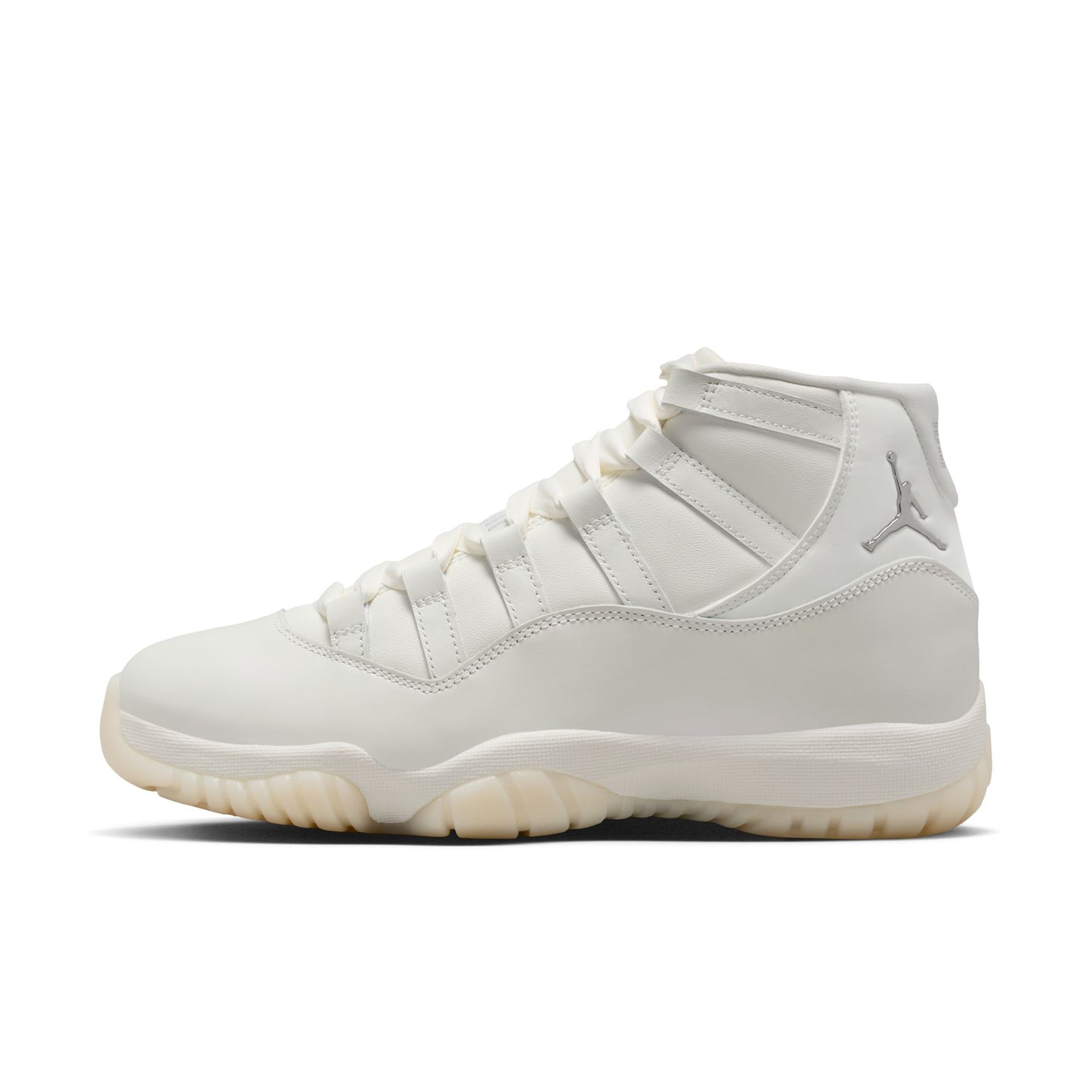 Air Jordan 11 Retro "Pearl" AR0715-110