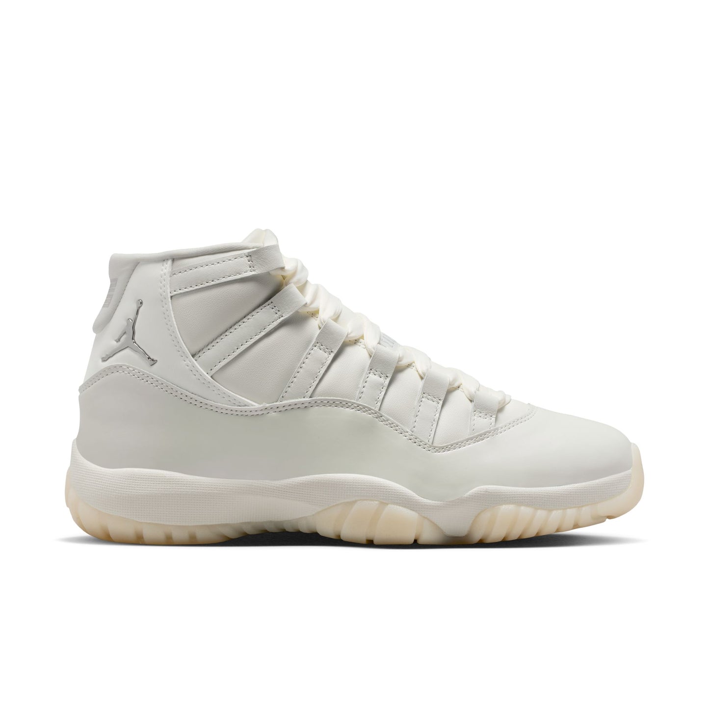 Air Jordan 11 Retro "Pearl" AR0715-110
