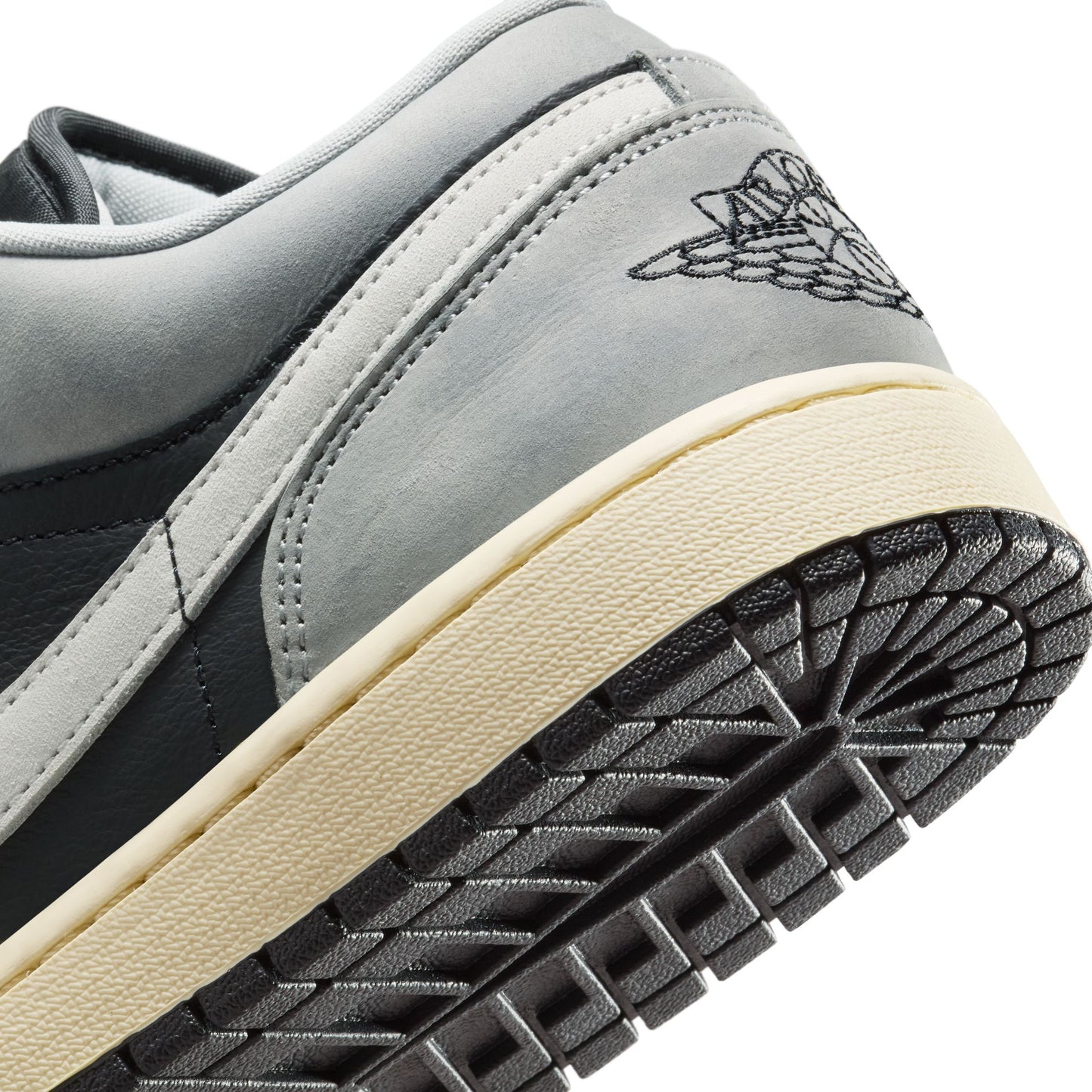 AIR JORDAN 1 LOW SE HQ2010-012