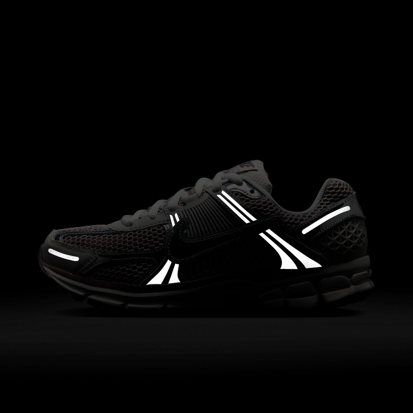 W NIKE ZOOM VOMERO 5 HV6417-001