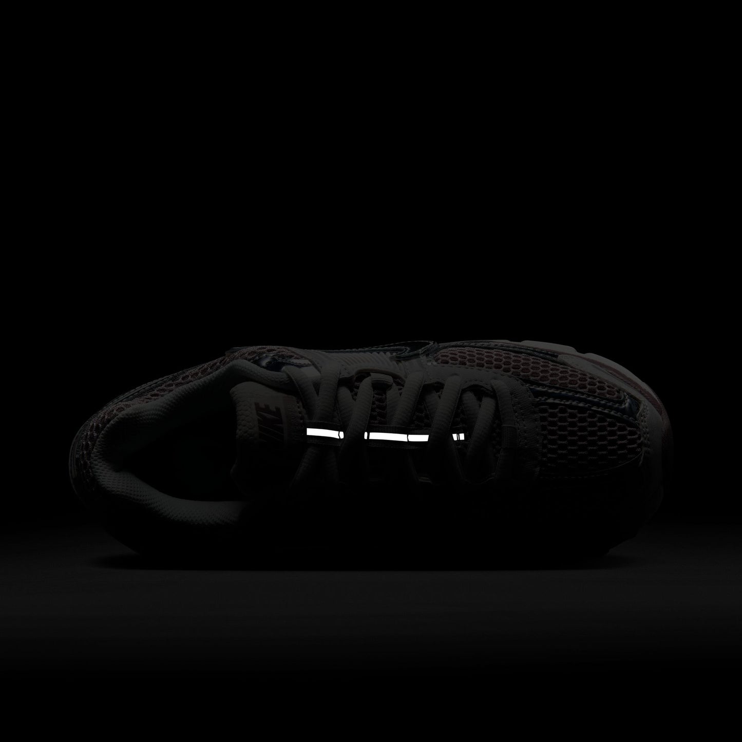 W NIKE ZOOM VOMERO 5 HV6417-001