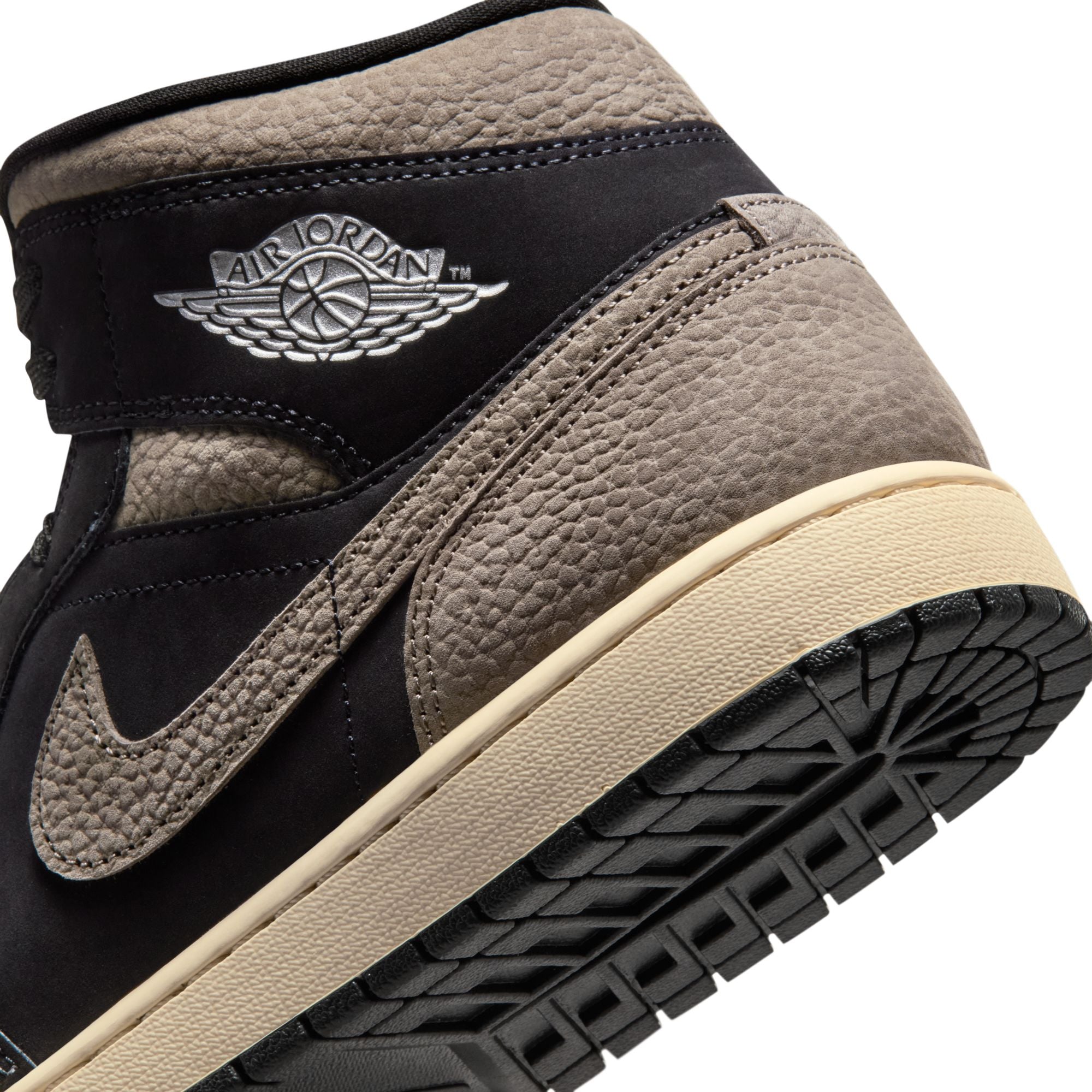 Air Jordan 1 Mid SE IB7110-002 – Phenom