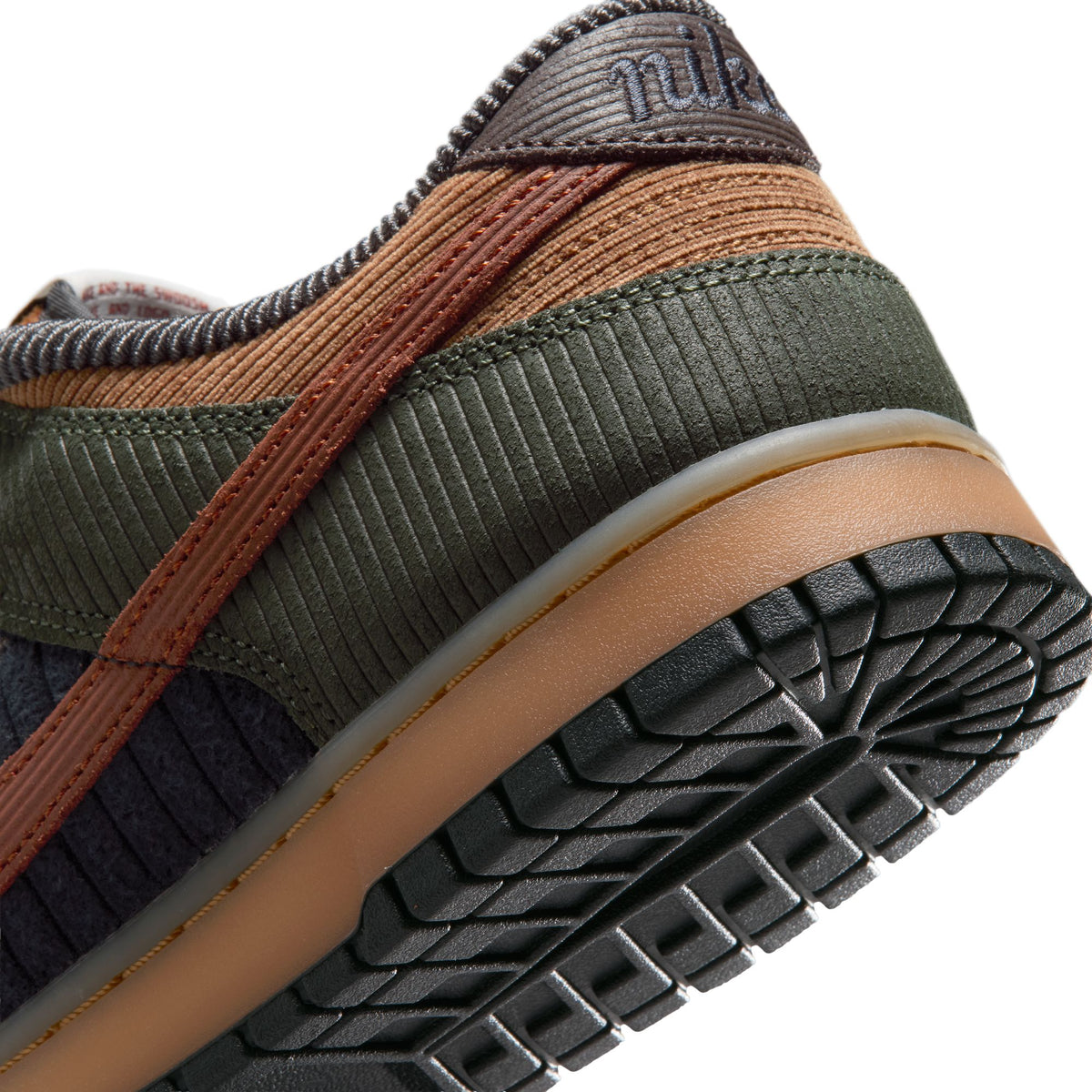Nike Dunk Low Retro Premium IB7746-201