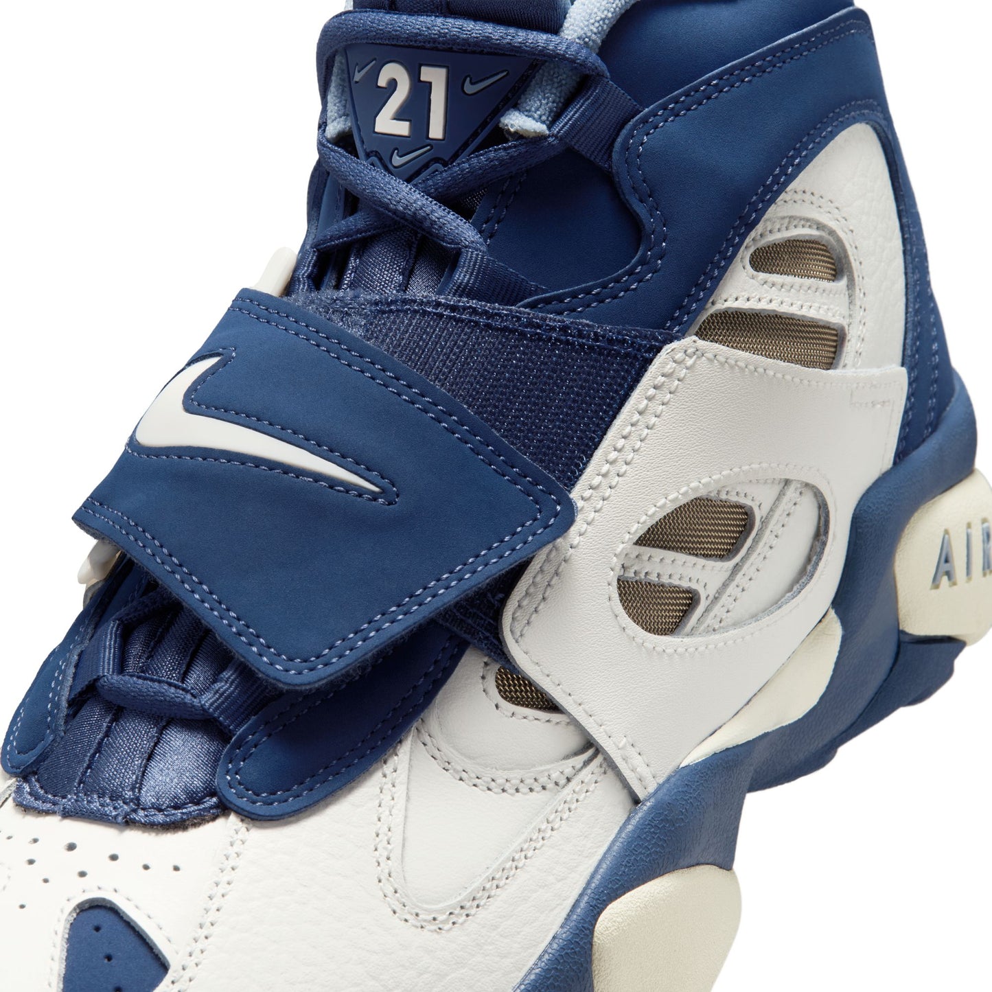 Nike Air Diamond Turf II II7080-100