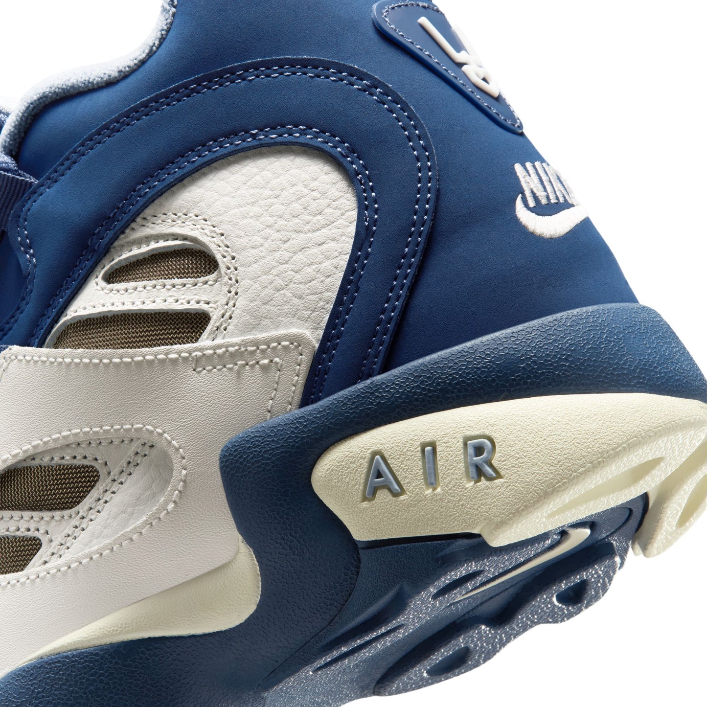 Nike Air Diamond Turf II II7080-100