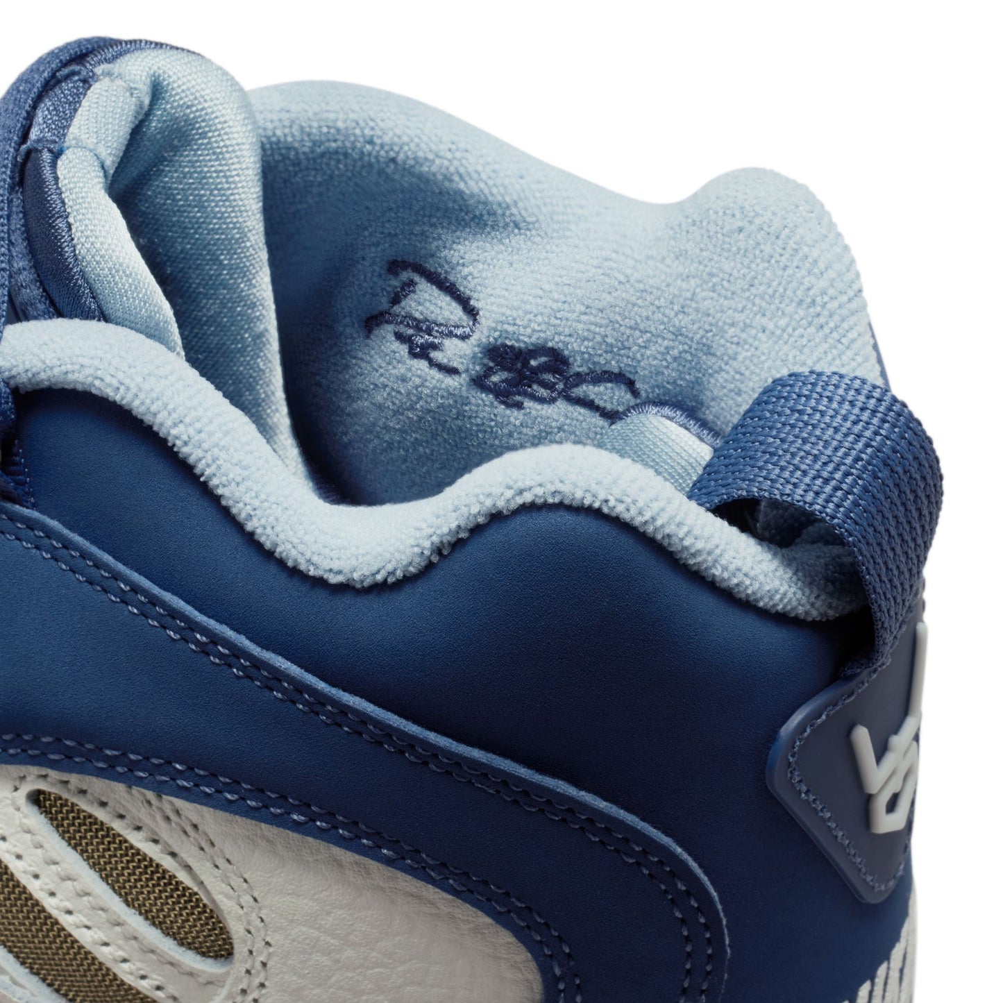 Nike Air Diamond Turf II II7080-100