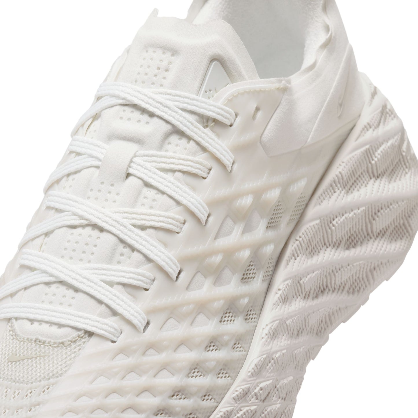 Nike Ava Edge IM1973-100