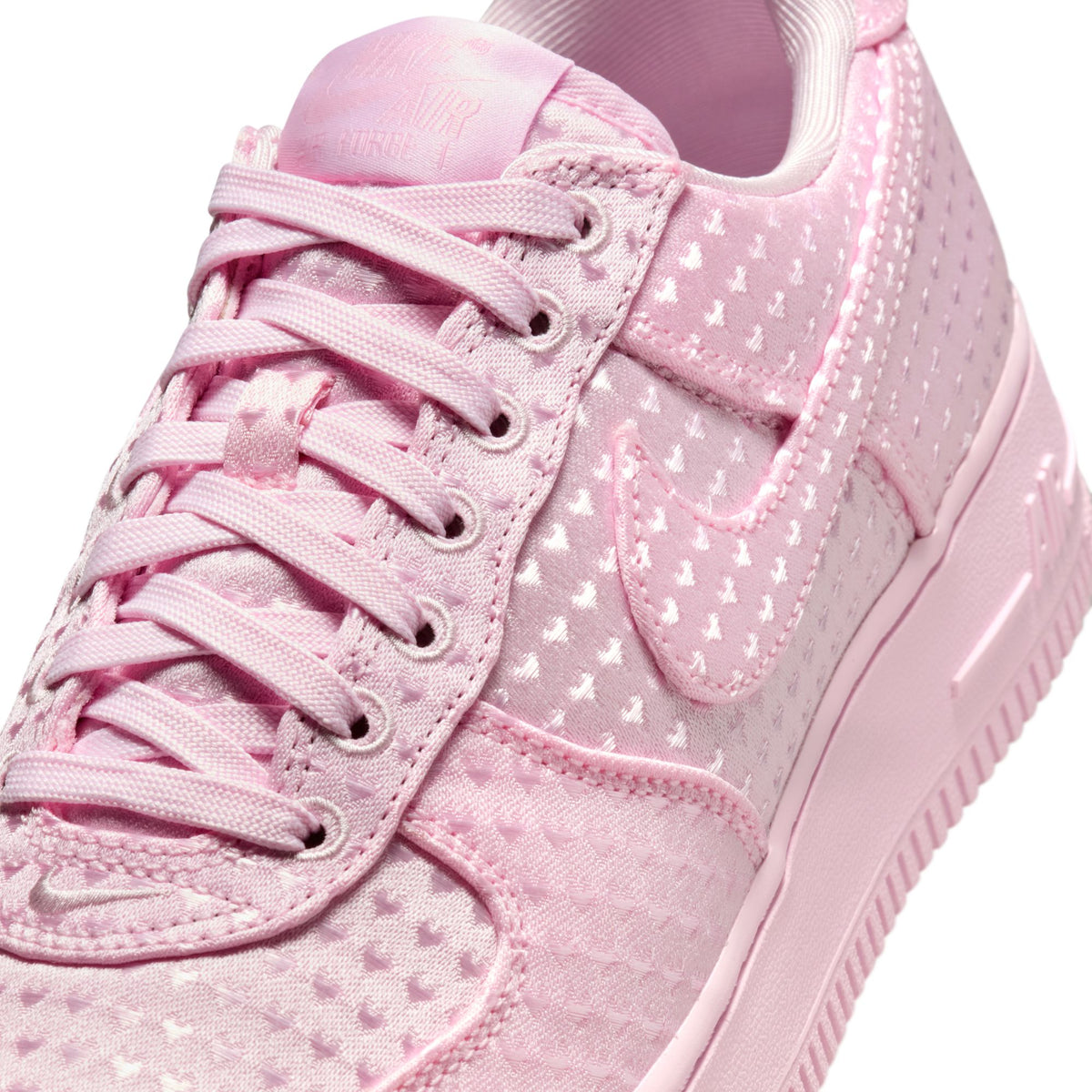 Air Force 1 '07 SE "Valentine's Day" IQ9965-601